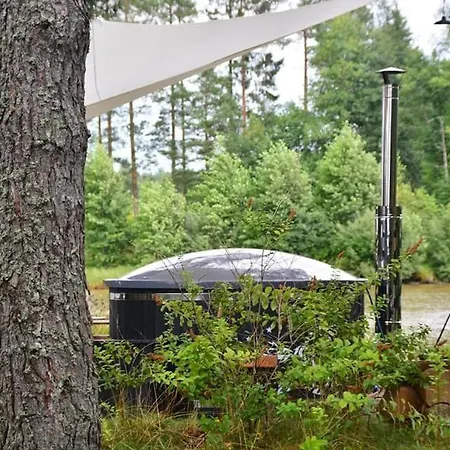 Viking House In The Tree! Jacuzzi, Sauna,apkure!