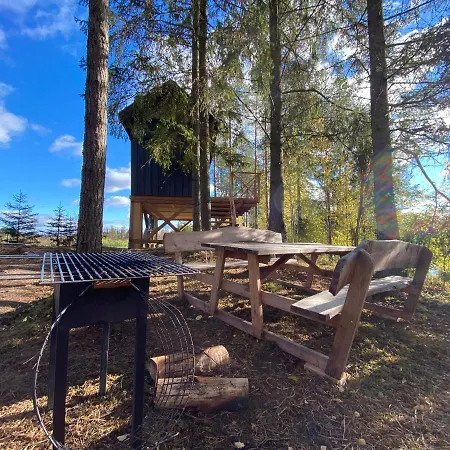 Viking House In The Tree! Jacuzzi, Sauna,apkure! Holiday home